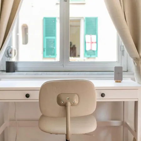 Modern Apartment In The Heart Of The City Center Genoa Exterior photo